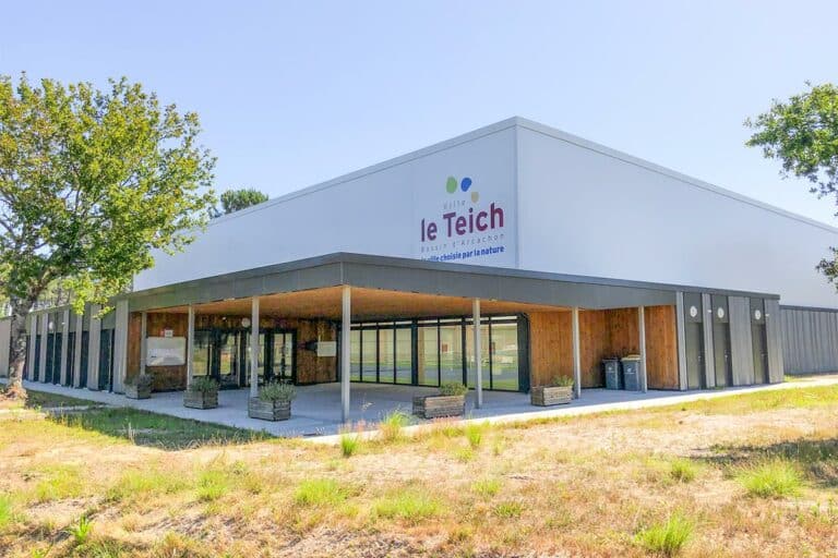Tennis et clubhouse Le Teich (33) Bulle Architectes